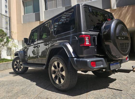 JEEP WRANGLER 2.0 TURBO GASOLINA SAHARA 4P 4X4 AT8